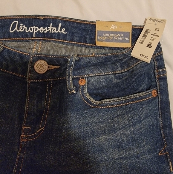 Aeropostale Skinny Bayla Low Rise Jeans NWT 27W x 30L Msrp $40 - Picture 3 of 7